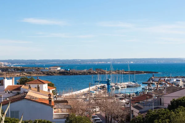 Coll den Rabassa, Mayorka, İspanya 'daki Akdeniz panoramik manzarası.