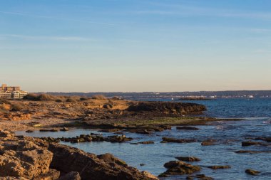 Palma de Mayorka kıyısında, Coll den Rabassa yakınlarında.