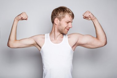 kavramsal sol elle bir adam portresi