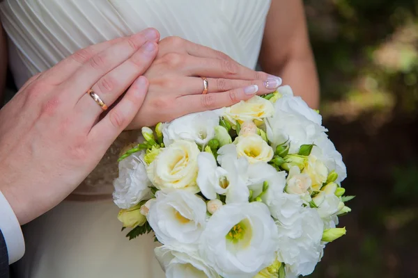 Wedding rings — Stock Photo, Image