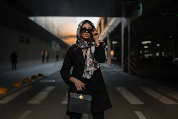 Elegant Young Woman Silk Shawl Head Black Stylish Coat Fashionable — Stock Photo, Image