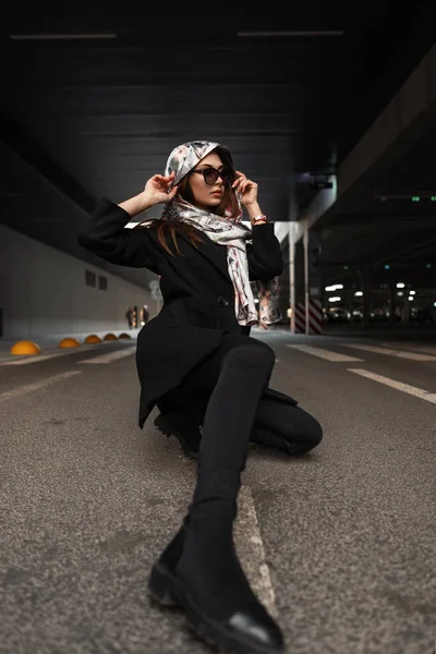 Trendy Young Woman Fashion Sunglasses Stylish Black Coat Silk Elegant — Stock Photo, Image
