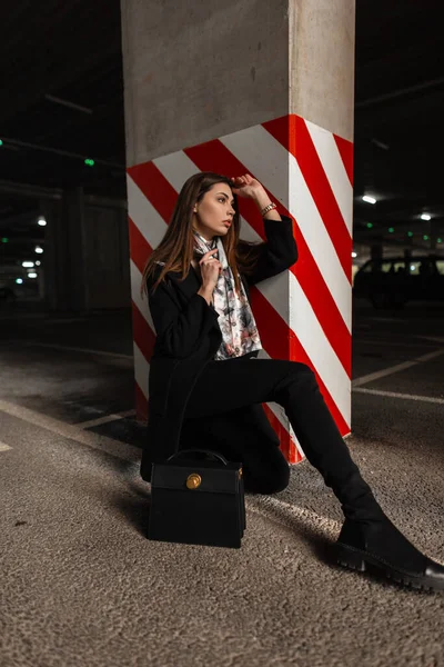Trendy Young Woman Stylish Black Coat Silk Elegant Scarf Boots — Stock Photo, Image