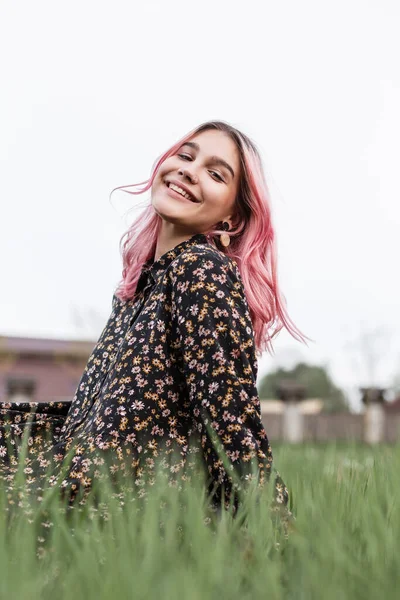 Happy Gorgeous Young Smiling Woman Pink Colorful Hair Summer Fashionable — Stock Photo, Image