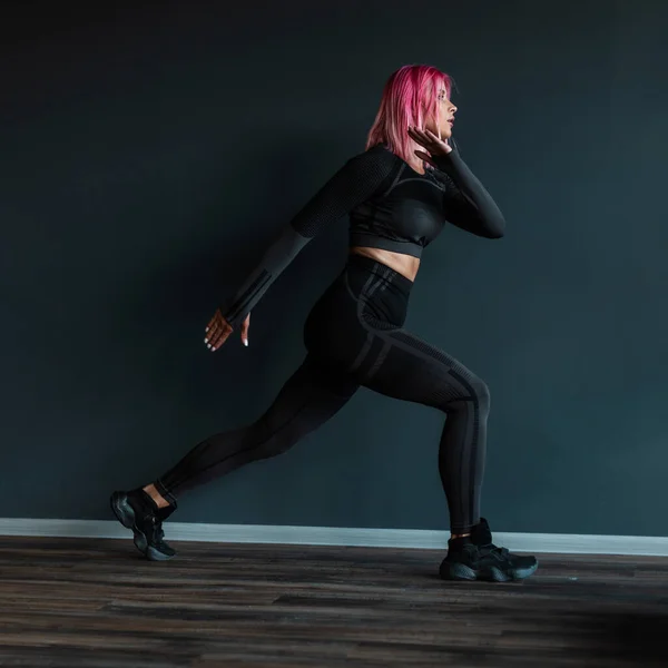 Beautiful Young Fitness Woman Black Sportswear Sneakers Starts Workout Black — Stock Photo, Image