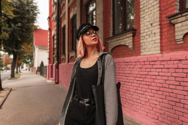 Mode Urban Vacker Flicka Med Rosa Hår Mode Kläder Skjorta — Stockfoto