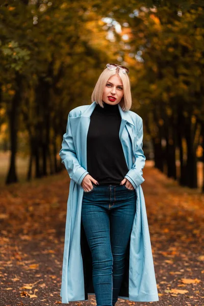Pretty Blonde Woman Red Lips Fashion Blue Coat Black Sweater — Stock Photo, Image