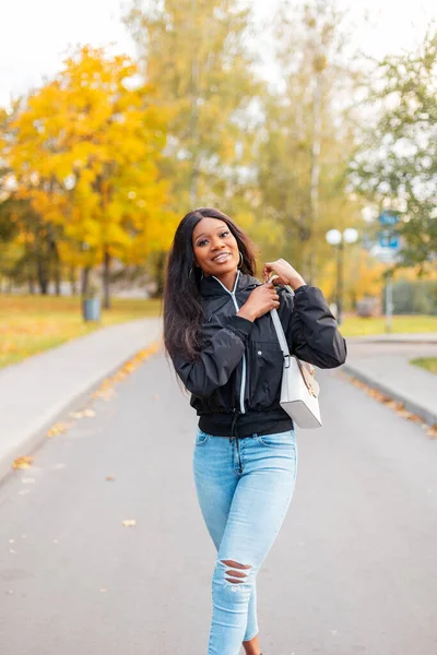 Pretty Young Happy Black Woman Fashionable Casual Jacket Blue Jeans — Stock Photo, Image