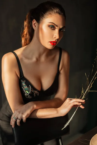 Elegante Hübsche Junge Mädchen Modell Mit Sexy Roten Lippen Und — Stockfoto