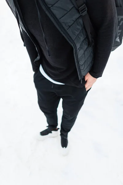 Mannen Winter Zwarte Kleding Stijl Modieuze Man Zwart Vest Hoodies — Stockfoto