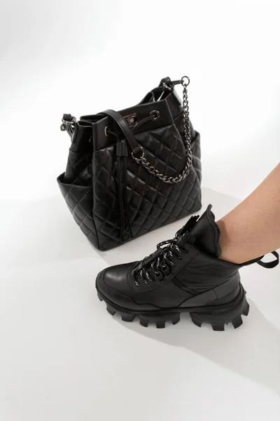 Belle Jambe Femme Avec Des Chaussures Bottes Noires Cuir Mode — Photo