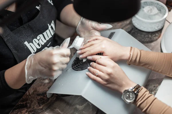 Female Hands Manicure Beauty Salon Close Master Manicurist Workflow — Fotografia de Stock