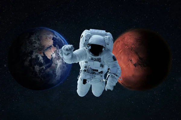 Uzay giysili bir uzay adamı uzayda uçar ve bir göreve başlar. Astronot Dünya 'dan Mars' a seyahat eder.