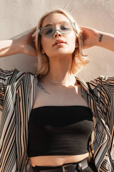 Pretty Young Stylish Model Girl Short Blond Hair Fashionable Casual — 스톡 사진