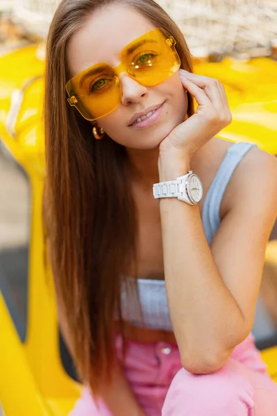 Beautiful Happy Young Hippie Girl Trendy Bright Clothes Cool Fashion — Stockfoto