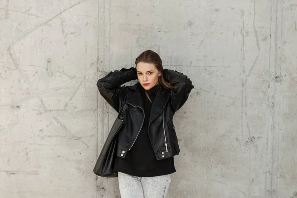 High Fashionable Female Portrait Young Rock Woman Outdoors Leather Jacket — ストック写真