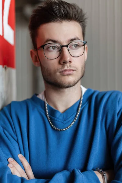 Urban Fashion Portrait Young Handsome Man Hipster Vintage Glasses Blue — Stockfoto
