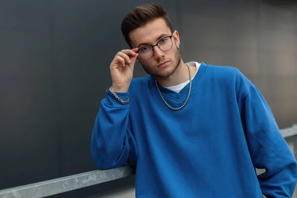 Handsome Fashion Guy Model Hairstyle Blue Stylish Outfit Wears Glasses — Stockfoto