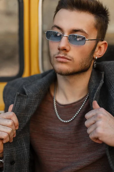 Fashionable Urban Portrait Stylish Businessman Hipster Guy Sunglasses Trendy Coat — Stockfoto