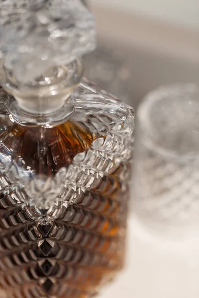 Whiskey Decantador Cristal Vintage Com Óculos Bebida Alcoólica — Fotografia de Stock