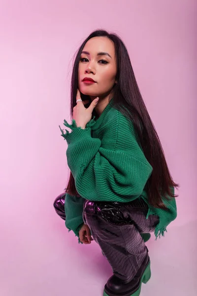 Stylish Beautiful Young Fashion Asian Girl Trendy Ripped Green Sweater — 스톡 사진