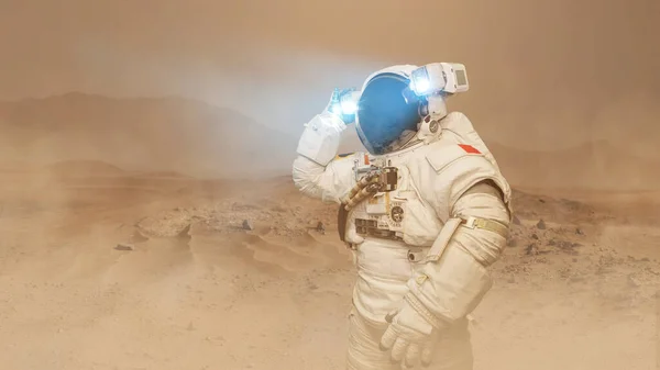 Spaceman Astronaut Space Suit Helmet Explores Red Planet Mars Turns — Photo