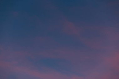 Gökyüzü mavisi pembe renk değişkeni.