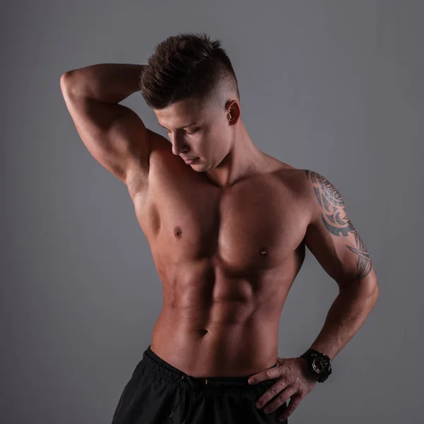 Fashionable Sporty Bodybuilder Man Model Hairstyle Sexy Muscular Body Stands — Stock Photo, Image