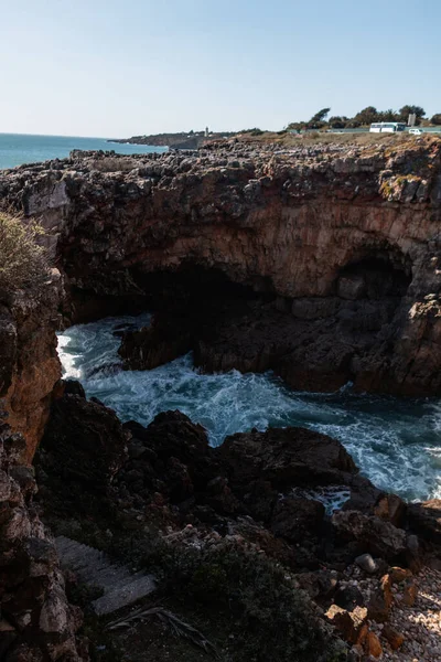 Lindo Desfiladeiro Rochoso Perto Oceano Portugal — Fotografia de Stock