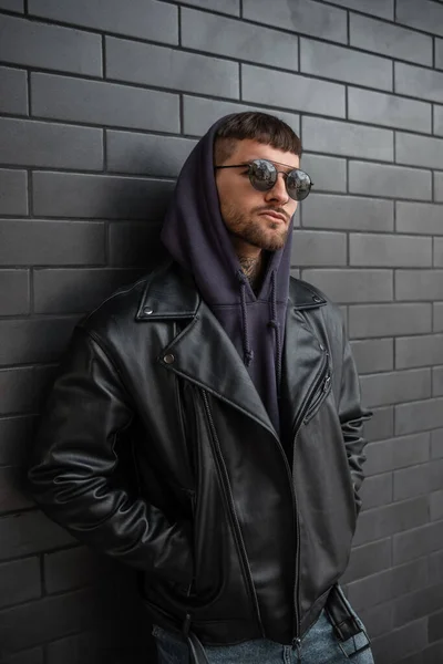 Trendy Cool Handsome Young Man Fashionable Black Street Clothes Leather — Foto de Stock