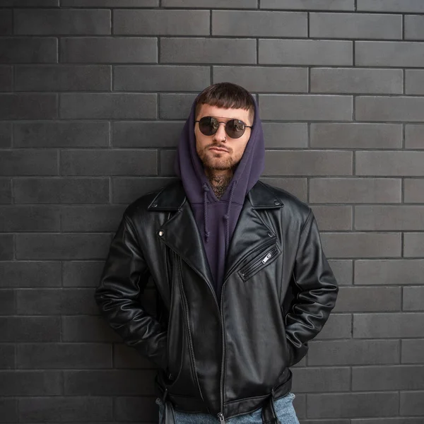 Urban Stylish Portrait Handsome Hipster Man Fashionable Clothing Hoodie Leather — Stockfoto