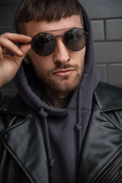 Men Portrait Handsome Stylish Hipster Man Model Wearing Sunglasses Leather — Stockfoto
