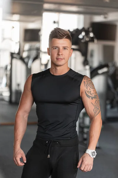Portrait Handsome Athletic Guy Model Hairstyle Sporty Healthy Body Tattoo — 图库照片