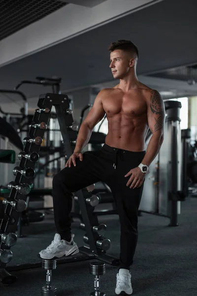 Handsome Young Athletic Guy Hair Bare Muscular Torso Stands Poses — Stock Fotó