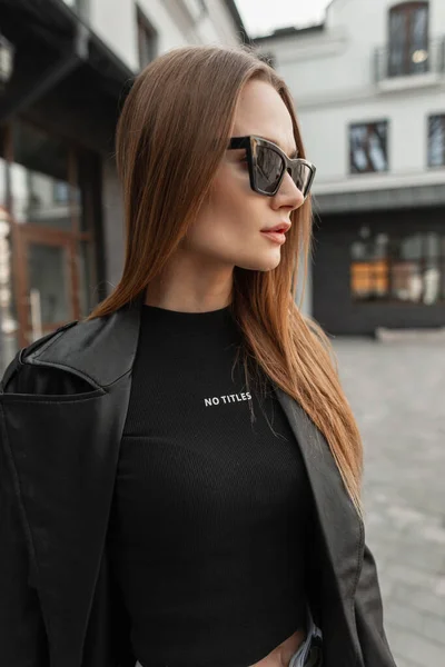 Stylish Beautiful Young Woman Cool Sunglasses Wearing Trendy Black Mockup — Stockfoto