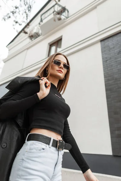 Beauty Cool Stylish Young Woman Model Vintage Sunglasses Wearing Trendy — Stockfoto