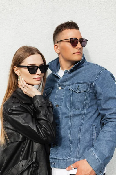 Stylish Beautiful Youth Couple Woman Guy Cool Sunglasses Fashionable Casual — стоковое фото