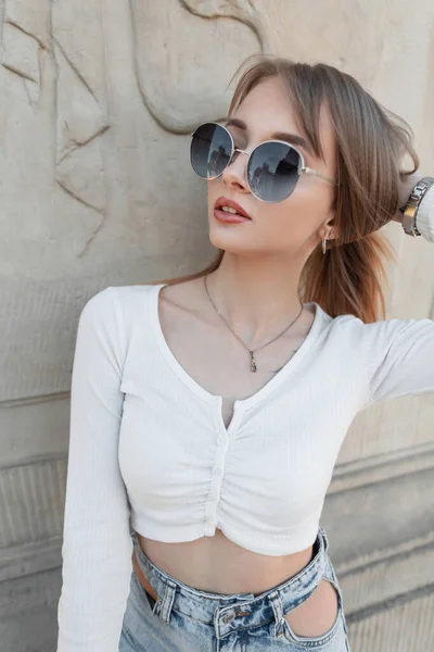 Fashionable Pretty Young Hipster Woman Fashion Eyewear Stylish White Long —  Fotos de Stock