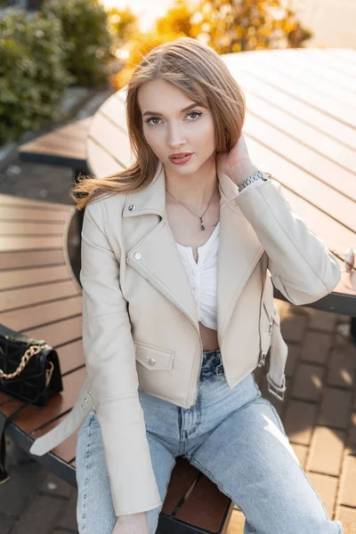 Fashion Beauty Young Woman Stylish Streetwear Fashionable Rock Leather Jacket — Zdjęcie stockowe