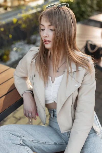 Trendy Beautiful Young Model Girl Fashionable Casual Autumn Outfit Rock — Stock Fotó