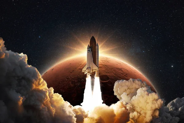 Shuttle Rocket Successfully Takes Space Background Red Planet Mars Sunrise — Stock fotografie