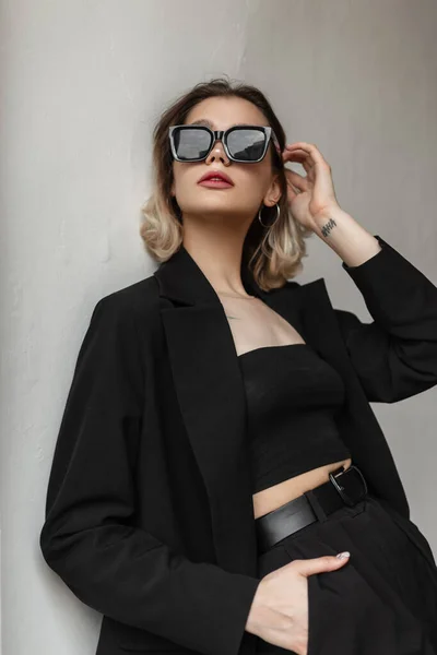 Cool Elegant Fashion Young Woman Stylish Eyewear Black Fashionable Business — 图库照片