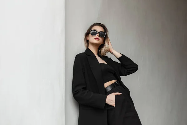 Elegant Fashionable Business Glamour Woman Model Fashion Sunglasses Black Clothes — Zdjęcie stockowe