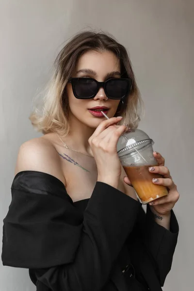 Stylish Beautiful Young Girl Cool Sunglasses Fashionable Black Clothes Top — Zdjęcie stockowe