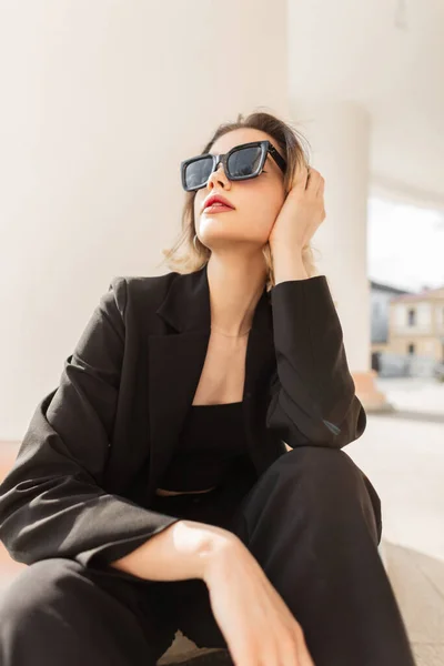 Trendy Business Fashion Beauty Woman Model Black Stylish Sunglasses Black — Fotografia de Stock