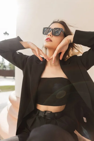 Stylish Elegant Beautiful Young Model Woman Trendy Sunglasses Black Fashion — Stockfoto
