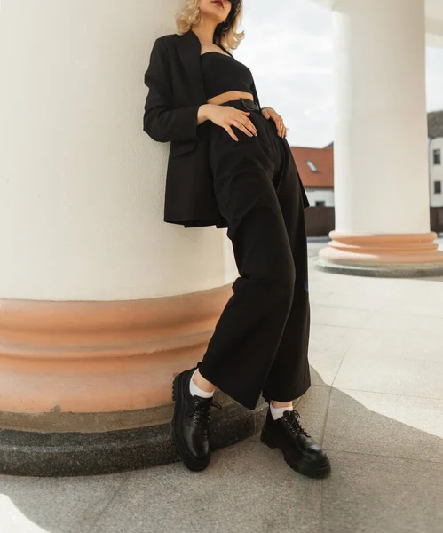 Beautiful Stylish Young Woman Model Black Fashionable Business Outfit Jacket — Zdjęcie stockowe