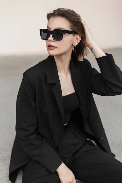 Fashionable Urban Fresh Beauty Woman Trendy Sunglasses Black Business Elegant — Stok fotoğraf