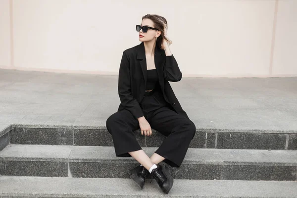 Stylish Beautiful Elegant Model Girl Fashion Cool Sunglasses Fashionable Black — Foto de Stock