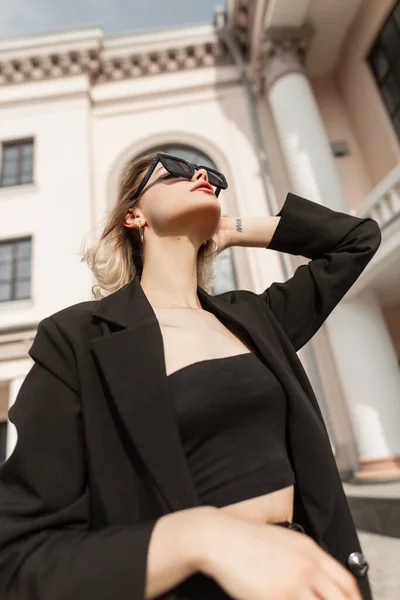 Fashionable Beauty Woman Model Stylish Sunglasses Black Fashion Business Clothes — 图库照片